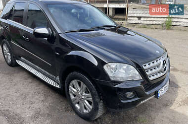 Внедорожник / Кроссовер Mercedes-Benz M-Class 2010 в Черновцах