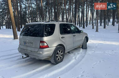 Внедорожник / Кроссовер Mercedes-Benz M-Class 2001 в Сумах