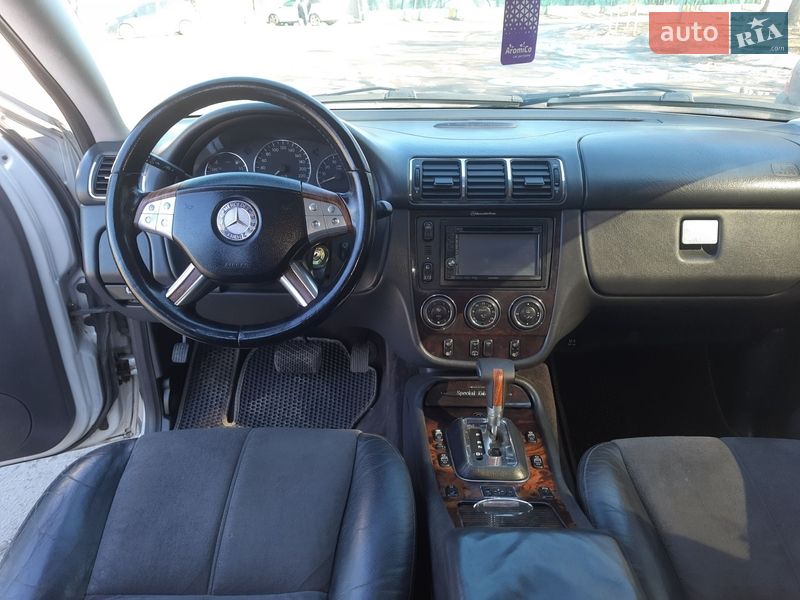 Mercedes-Benz M-Class 2005