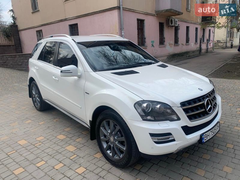 Mercedes-Benz M-Class 2011