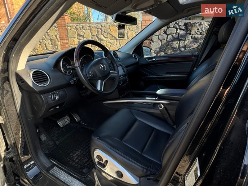 Внедорожник / Кроссовер Mercedes-Benz M-Class 2010 в Киеве