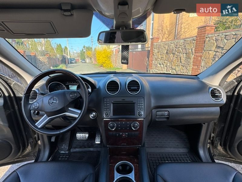 Внедорожник / Кроссовер Mercedes-Benz M-Class 2010 в Киеве