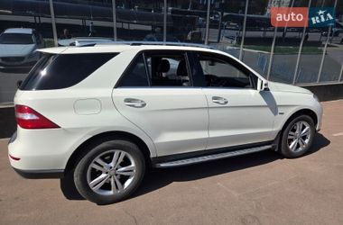 Внедорожник / Кроссовер Mercedes-Benz M-Class 2012 в Ирпене