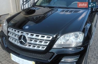 Позашляховик / Кросовер Mercedes-Benz M-Class 2011 в Чернівцях