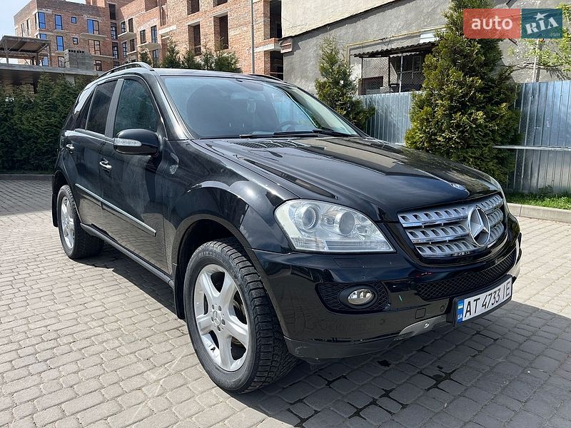 Mercedes-Benz M-Class 2005