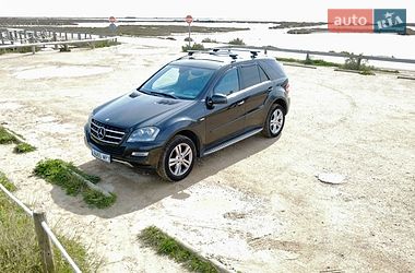 Позашляховик / Кросовер Mercedes-Benz M-Class 2010 в Києві