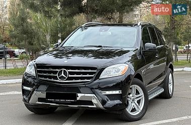 Позашляховик / Кросовер Mercedes-Benz M-Class 2011 в Одесі