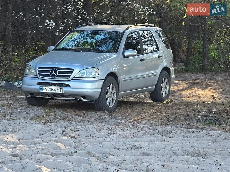 Mercedes-Benz M-Class 2001