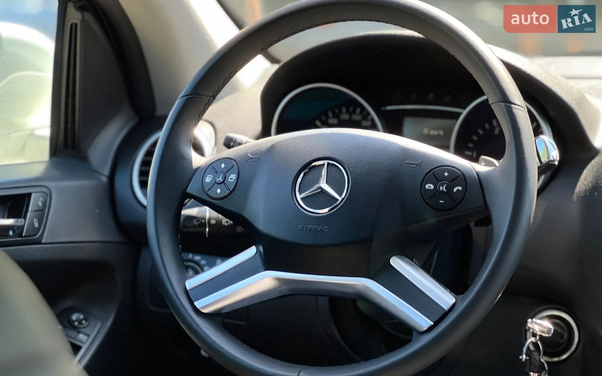 2010 Mercedes-Benz M-klasse - мініатюра 22