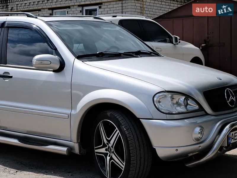 Mercedes-Benz M-Class 2002