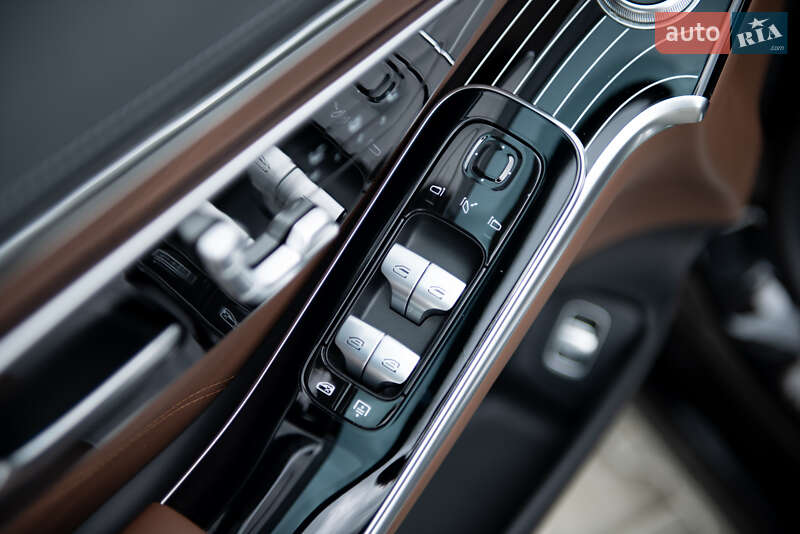 Седан Mercedes-Benz Maybach 2022 в Мукачево