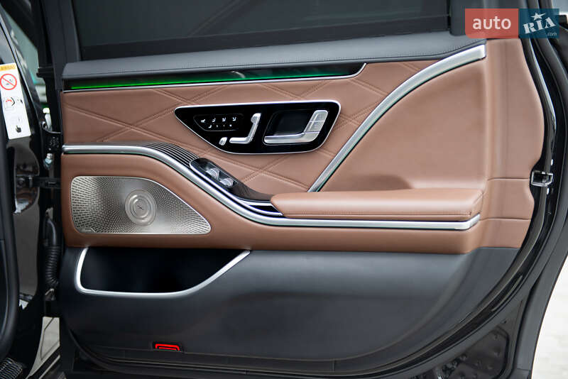 Седан Mercedes-Benz Maybach 2022 в Мукачево