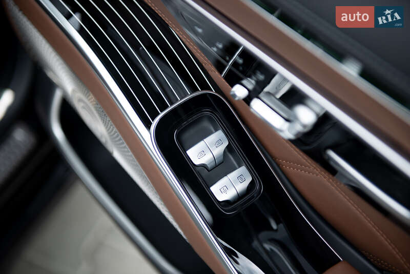 Седан Mercedes-Benz Maybach 2022 в Мукачево