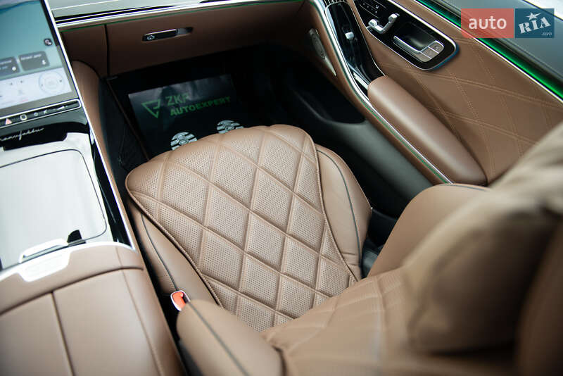 Седан Mercedes-Benz Maybach 2022 в Мукачево