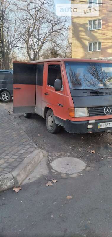 Mercedes-Benz MB-Class 1995