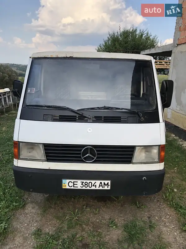 Mercedes-Benz MB-Class 1993