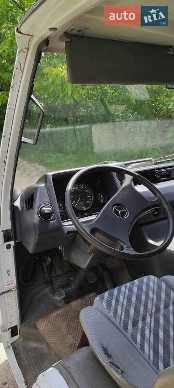 Грузовой фургон Mercedes-Benz MB-Class 1995 в Хмельницком