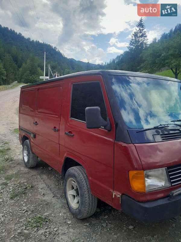 Вантажний фургон Mercedes-Benz MB-Class 1995 в Верховині