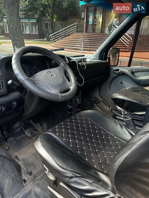 Грузовой фургон Mercedes-Benz MB-Class 1997 в Кривом Роге