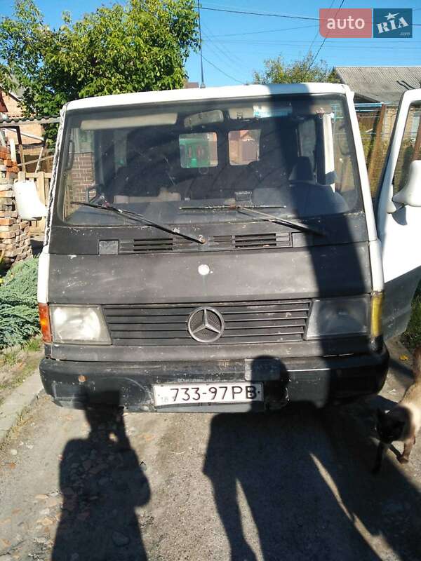 Грузопассажирский фургон Mercedes-Benz MB-Class 1995 в Коломые