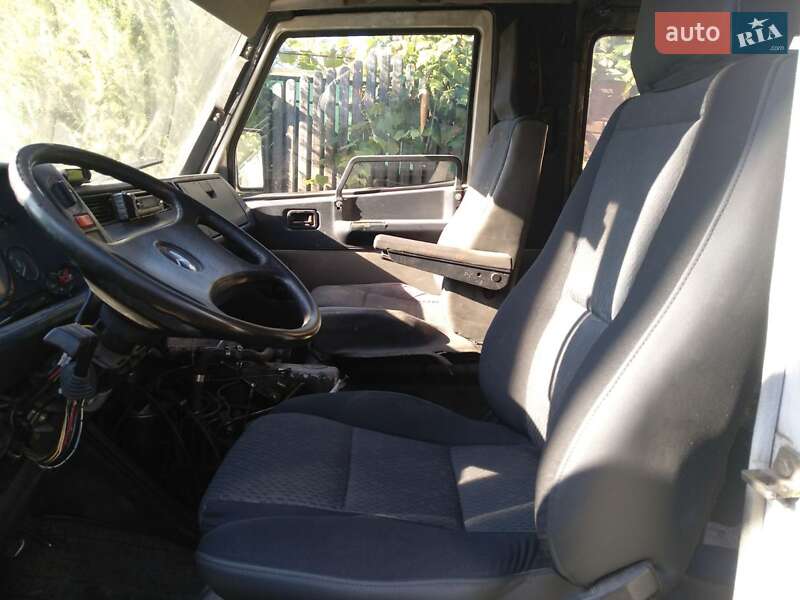 Грузопассажирский фургон Mercedes-Benz MB-Class 1995 в Коломые