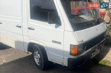 Минивэн Mercedes-Benz MB-Class 1988 в Богуславе