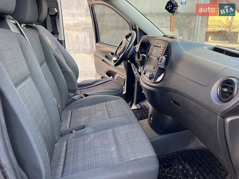 Вантажний фургон Mercedes-Benz Metris 2016 в Тернополі