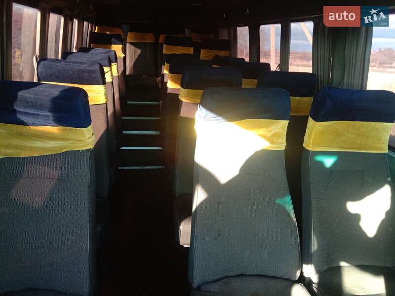 Мікроавтобус Mercedes-Benz O 403 2003 в Валках