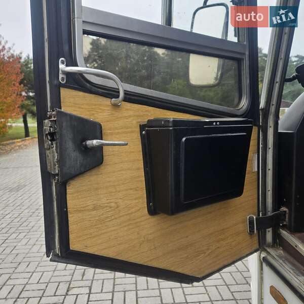Приміський автобус Mercedes-Benz O 404 1991 в Львові фото 13 Приміський автобус Mercedes-Benz O 404 1991 в Львові
