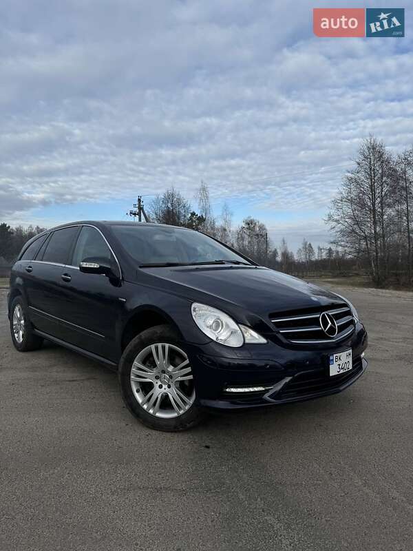 Універсал Mercedes-Benz R-Class 2010 в Вараші