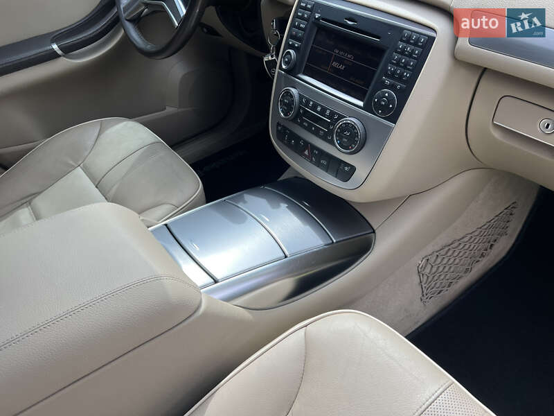 Минивэн Mercedes-Benz R-Class 2011 в Киеве