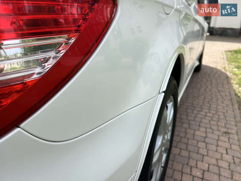 Минивэн Mercedes-Benz R-Class 2011 в Киеве