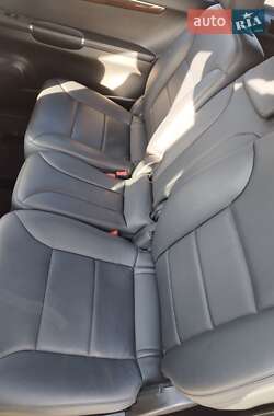 Минивэн Mercedes-Benz R-Class 2012 в 