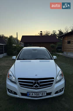 Минивэн Mercedes-Benz R-Class 2011 в 
