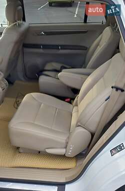 Минивэн Mercedes-Benz R-Class 2010 в 