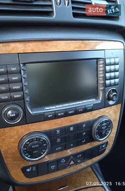 Мінівен Mercedes-Benz R-Class 2011 в 