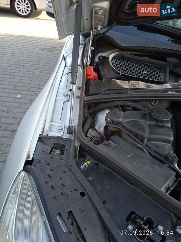 Мінівен Mercedes-Benz R-Class 2011 в Києві