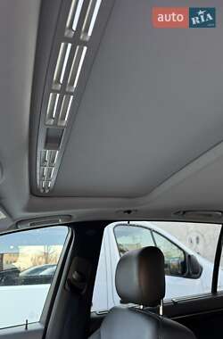 Минивэн Mercedes-Benz R-Class 2011 в 