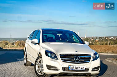 Минивэн Mercedes-Benz R-Class 2012 в 