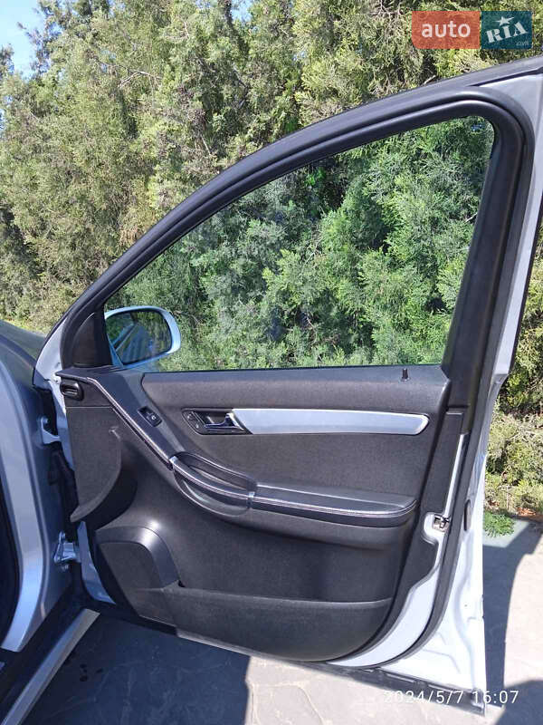 Минивэн Mercedes-Benz R-Class 2009 в Великодолинском