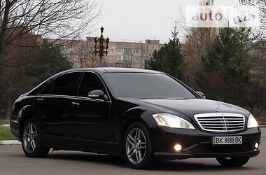 Седан Mercedes-Benz S-Class 2006 в Ровно