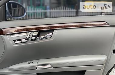 Седан Mercedes-Benz S-Class 2006 в 