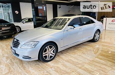 Mercedes-Benz S-Class 2012