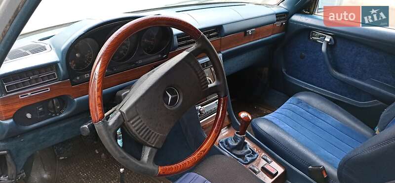 Седан Mercedes-Benz S-Class 1979 в Гайсину