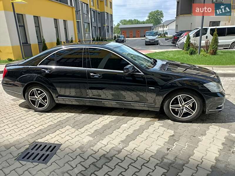 Седан Mercedes-Benz S-Class 2011 в Ивано-Франковске