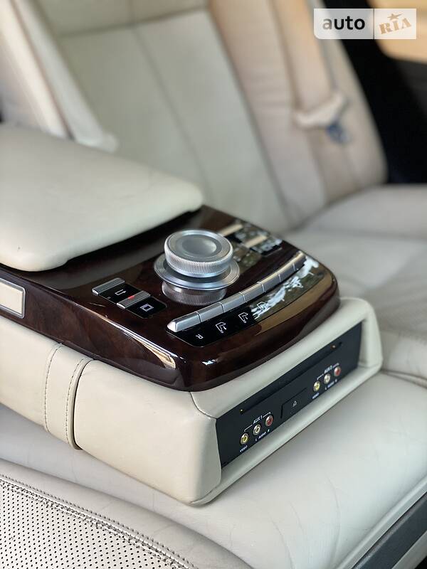Mercedes-Benz S-Class 2008