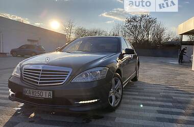 Седан Mercedes-Benz S-Class 2006 в Ужгороді