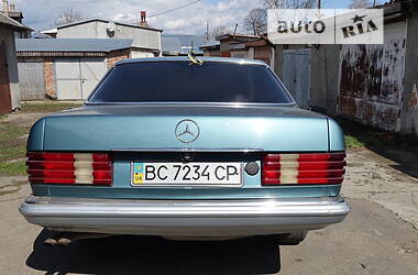Седан Mercedes-Benz S-Class 1985 в Жидачове
