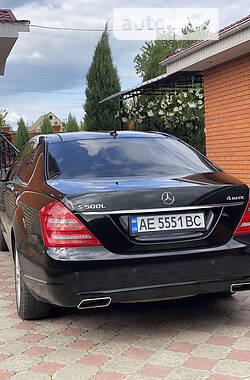 Седан Mercedes-Benz S-Class 2012 в Днепре