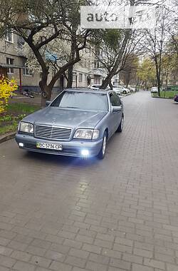 Седан Mercedes-Benz S-Class 1994 в Львове